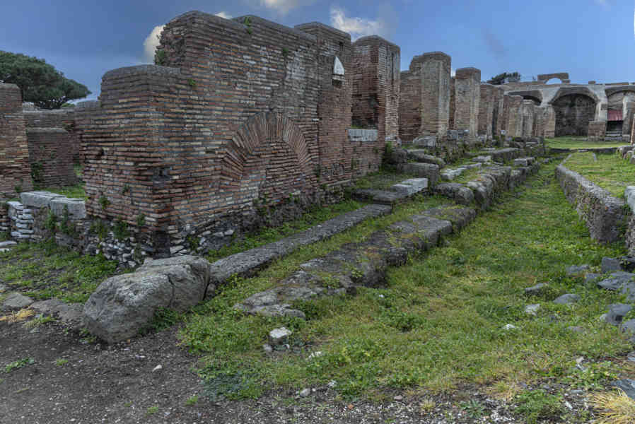 Italia - Ostia 37 - parque arqueológico de Ostia Antica.jpg